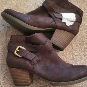Crown Vintage Brown and Gold Ankle Booties with Western Flair
